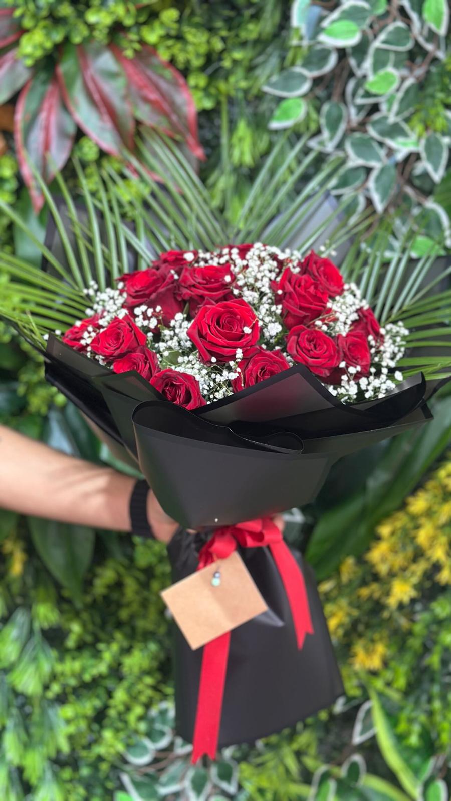 Kırmızı Kurdale Gül Buketi